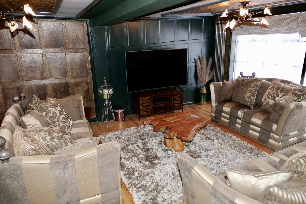 Luxury 9 Bed Manor House Hot Tub Cinema Room Skytv Saffron Walden Exteriér fotografie