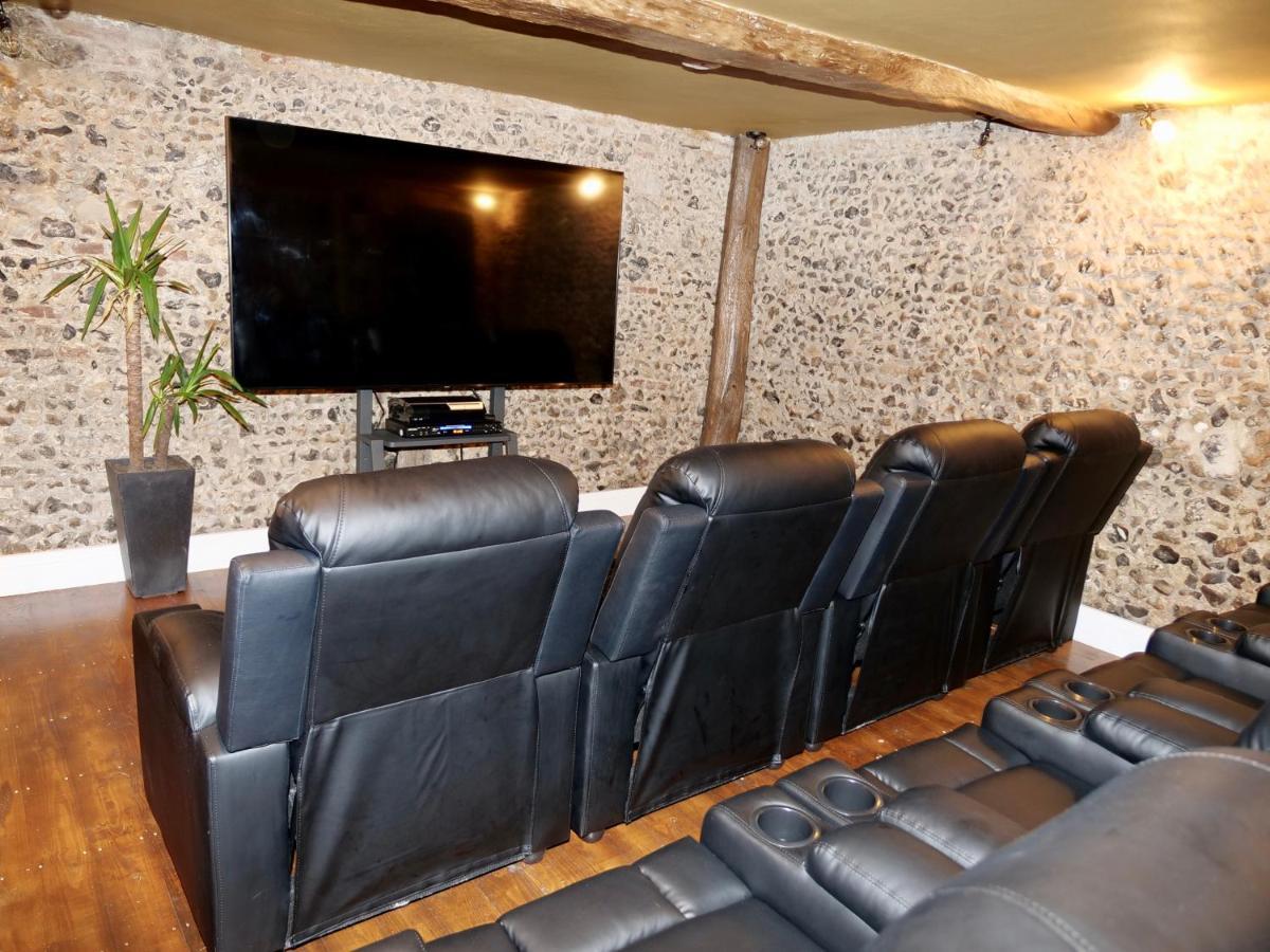 Luxury 9 Bed Manor House Hot Tub Cinema Room Skytv Saffron Walden Exteriér fotografie